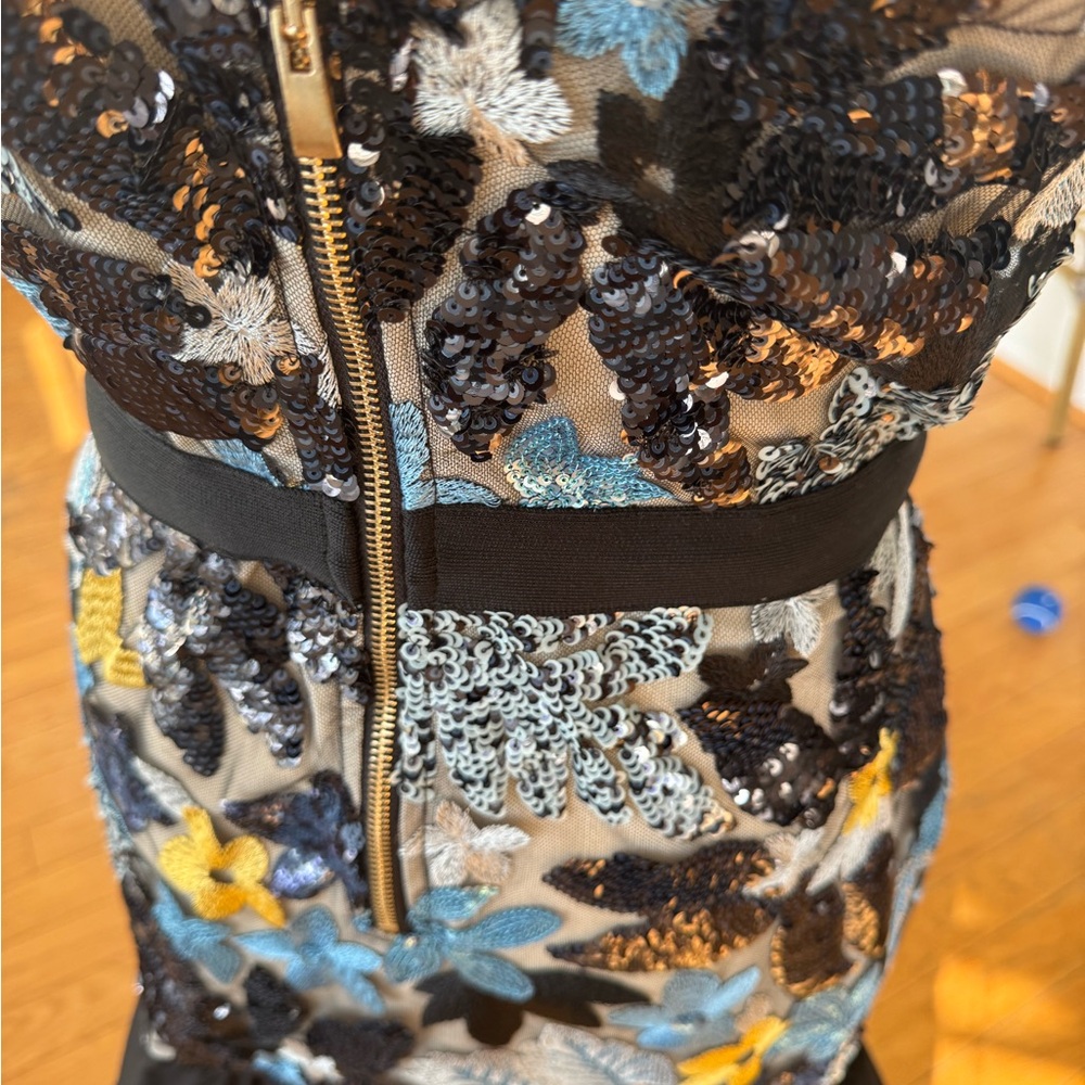 Floral Lace Dress with Ruffle Hem - Picture 3 of 4